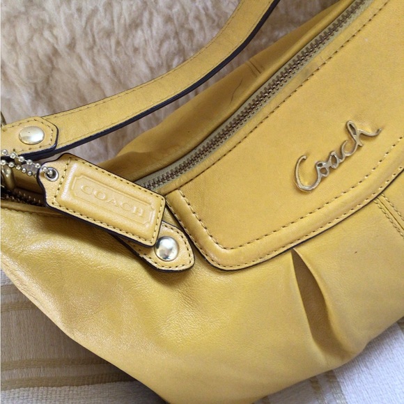 Coach yellow leather purse - Picture 2 of 8